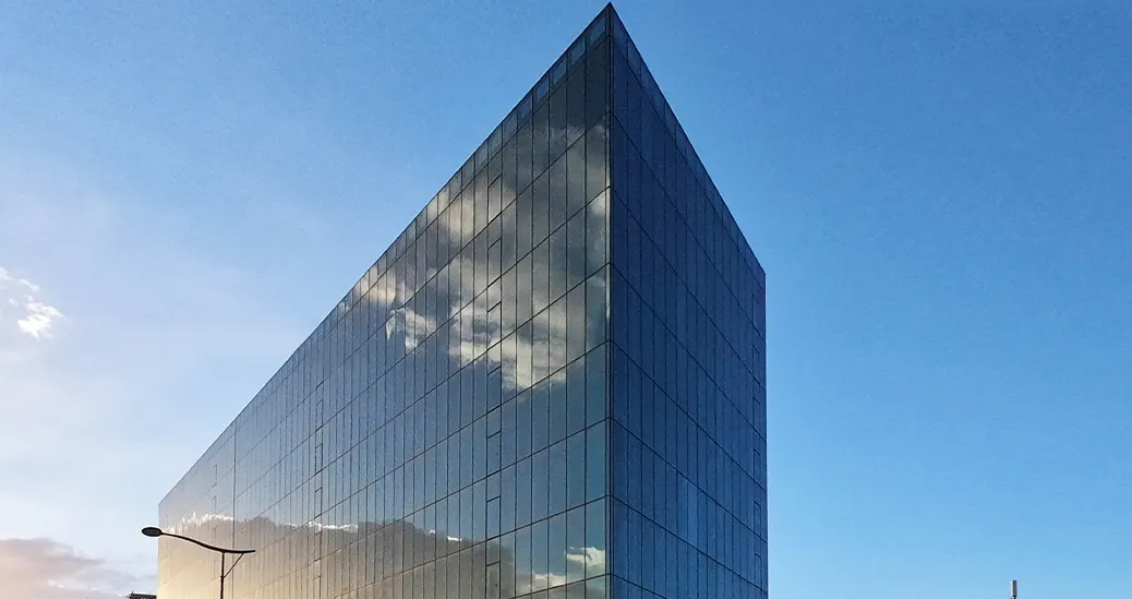 Toggle Curtain Wall - 1/3