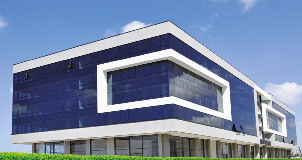 Vento® 017 SSG Curtain Wall - 1/4