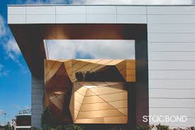 Tôle composite STACBOND : habiller les façades avec un matériau léger et résistant